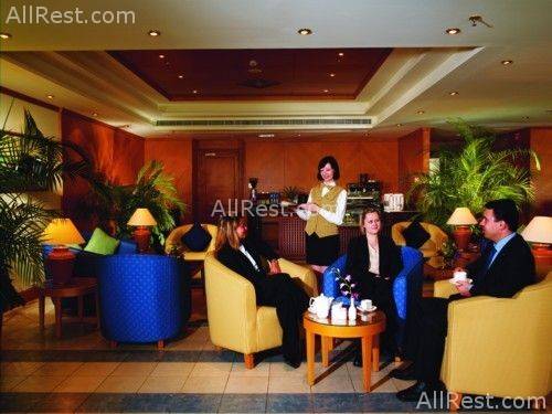 Jumeira Rotana Hotel 8